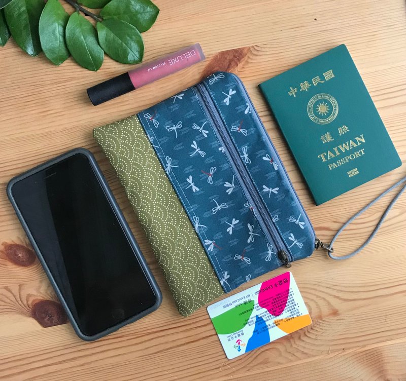 Japanese classic cotton dragonfly pattern mobile phone bag passport bag document bag cosmetic bag 18x13.5cm - กระเป๋าเครื่องสำอาง - ผ้าฝ้าย/ผ้าลินิน สีดำ