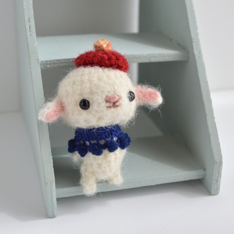 [Made to order] Red beret sheep - ตุ๊กตา - ขนแกะ ขาว