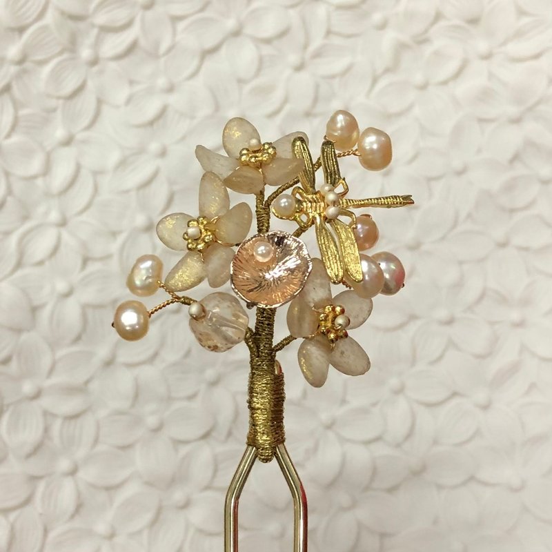 Summer Cicada-Rain and sunshine. Dragonfly Pearl Flower Hairpin. Natural pearl. Antique European crystal. Hairpin/Hairpin - เครื่องประดับผม - ไข่มุก สีทอง
