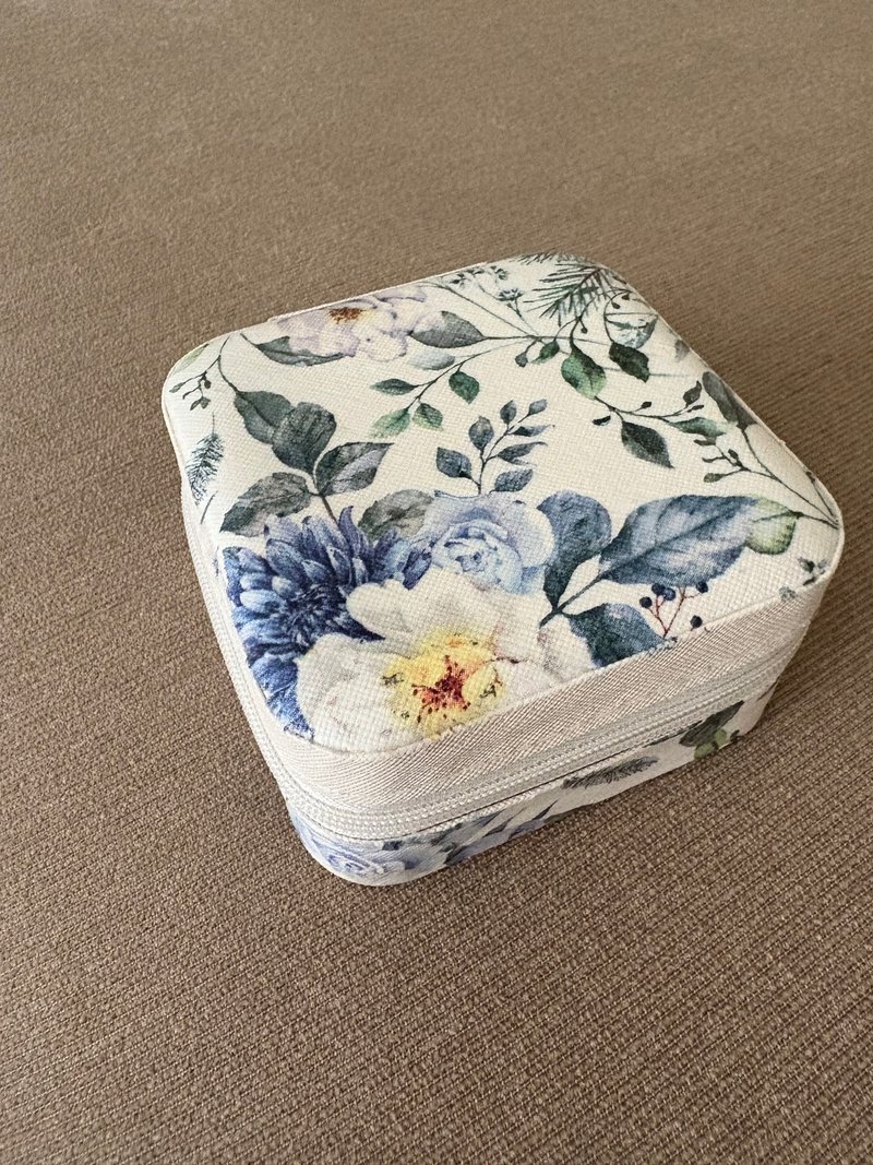 隨身首飾盒 小款 飾品 珠寶 戒指 耳環 收納 蝶古巴特 拼貼 - 其他 - 聚酯纖維 白色