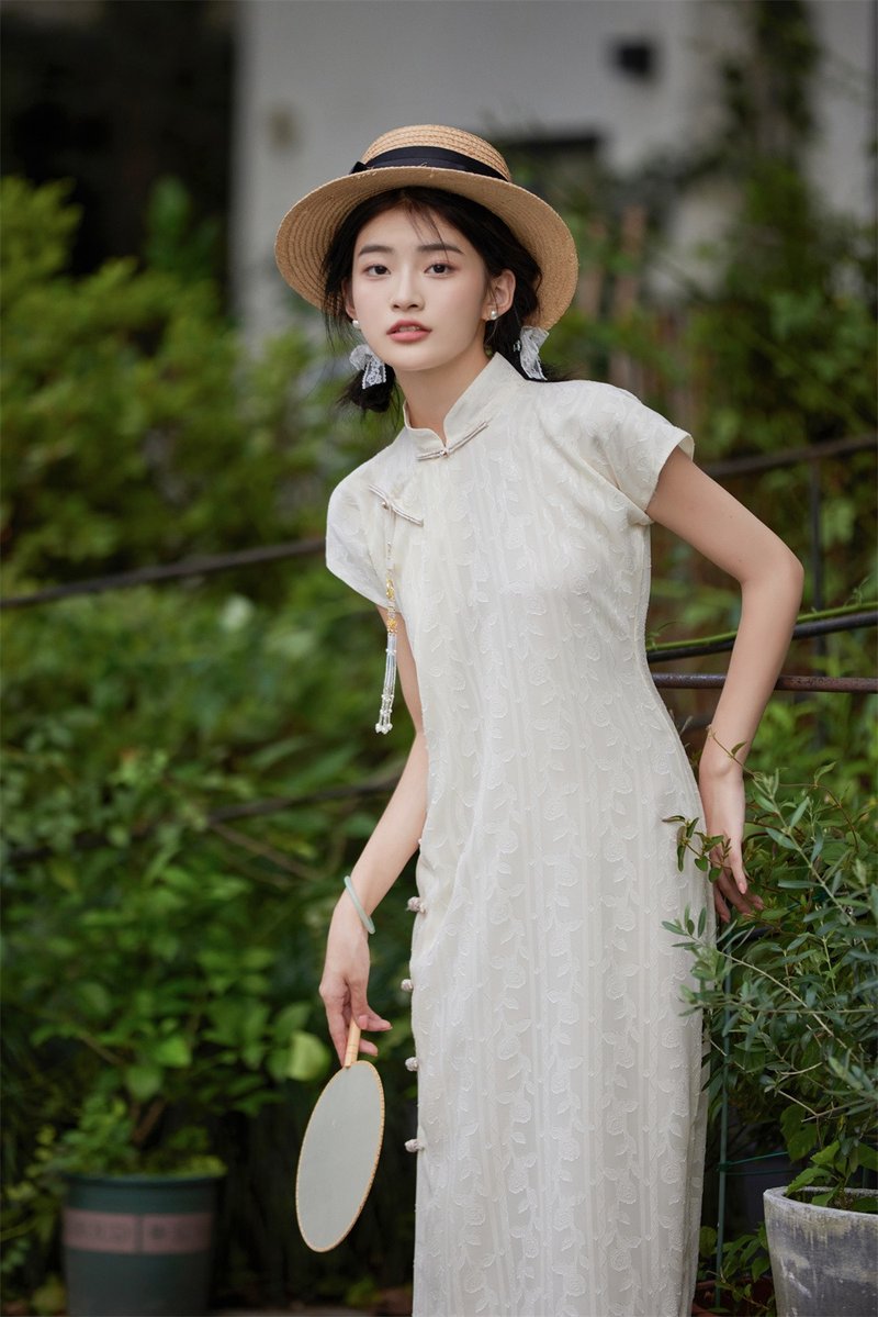 白色 條紋碎花溫柔古法少女旗袍 新中式中秋春節風改良洋裝連身裙 - 旗袍/改良式旗袍 - 其他人造纖維 白色