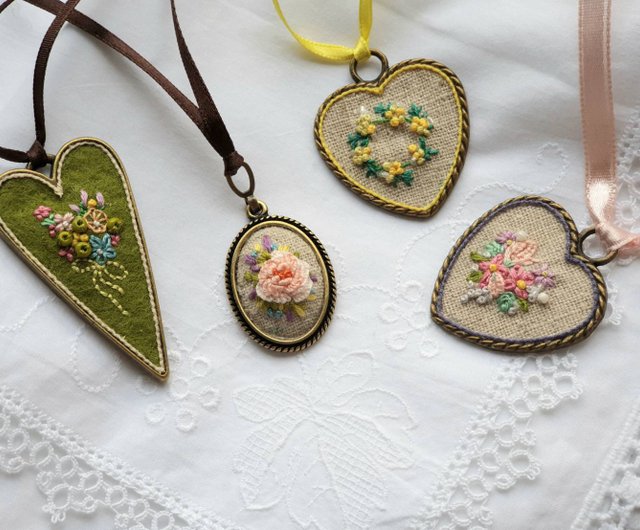 Handmade Flower Embroidered Necklace Pendant/Precious Series/D