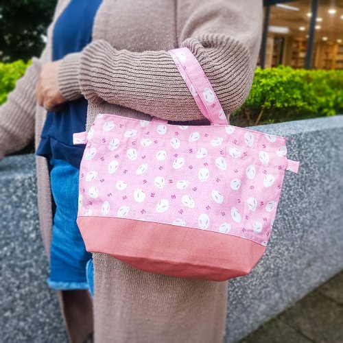 ＊ハンドメイド＊　巾着　トートバッグ　(大)　うさぎ　花輪 うさぎ巾着袋（給食袋などに）ピンクストライプ \u203b送料無料 | iichi