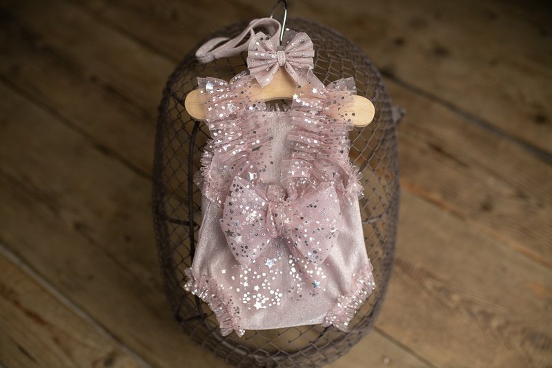 Pink bodysuit for newborn girls: the perfect outfit for a little girl - เครื่องประดับ - โลหะ สึชมพู