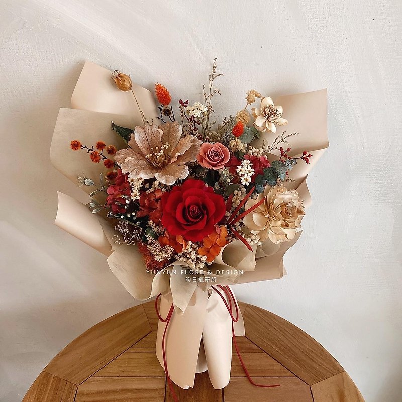 YUNYUN【Retro Color】Dried Flowers & Permanent Flowers Bouquet - ช่อดอกไม้แห้ง - พืช/ดอกไม้ สีแดง
