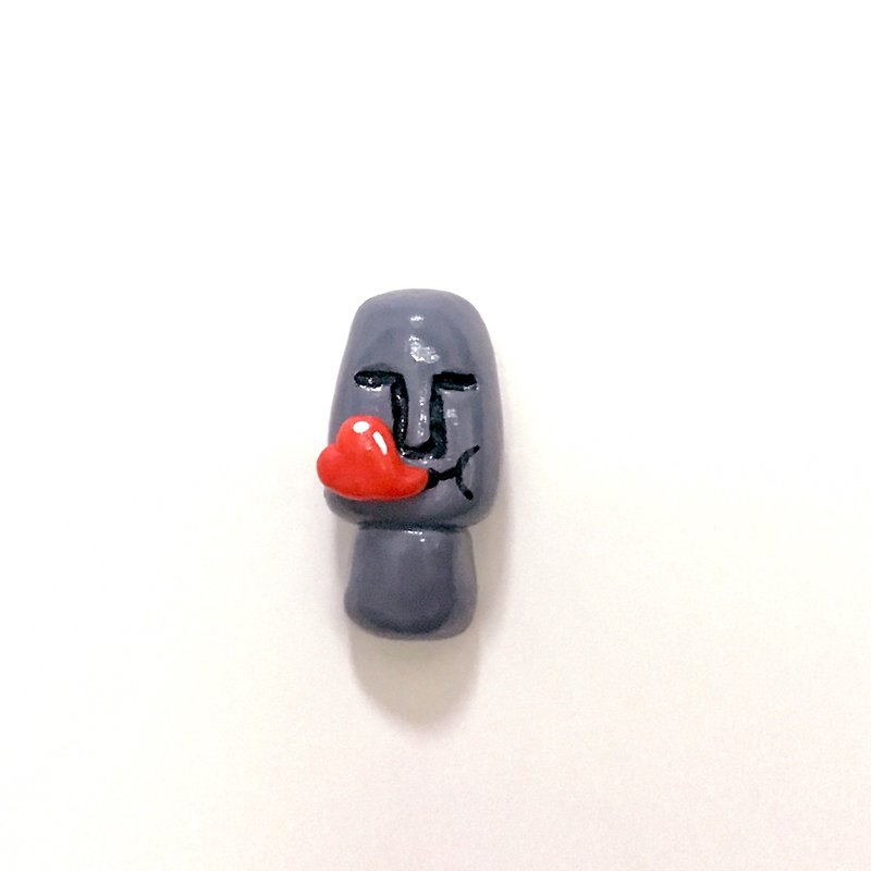 Moai and Heart Brooch (Can be customized as magnets upon request) - เข็มกลัด - ดินเหนียว สีเทา