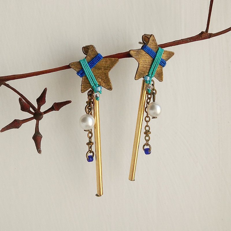 Personalized macrame earrings star earrings sapphire blue + Teal(green) color fancy rope braid - ต่างหู - ผ้าฝ้าย/ผ้าลินิน สีน้ำเงิน