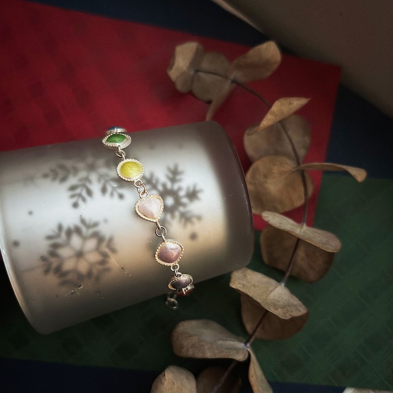 Single Experience: Classic Candy Bracelet - Enamel Craft Light Experience & Metalworking Jewelry Workshop - Metalsmithing/Accessories - Enamel 