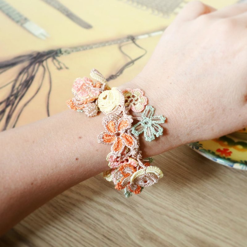 OYA crochet Bracelet  - BIJOU - Fresh mango - สร้อยข้อมือ - ผ้าฝ้าย/ผ้าลินิน สีส้ม