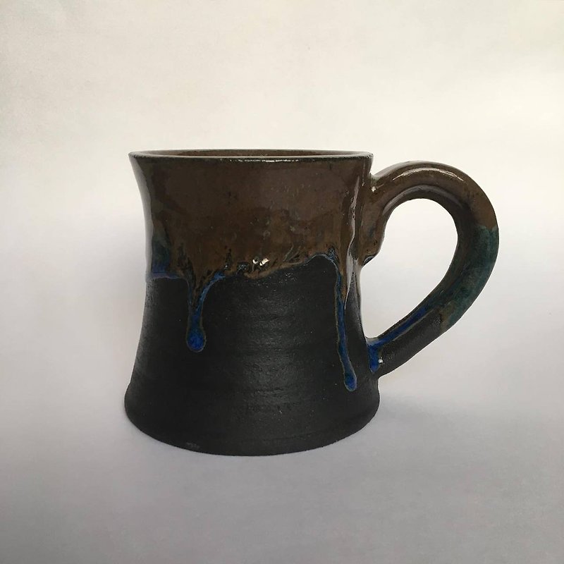 Brown, blue and black glazed stoneware mug - 咖啡杯 - 陶 咖啡色