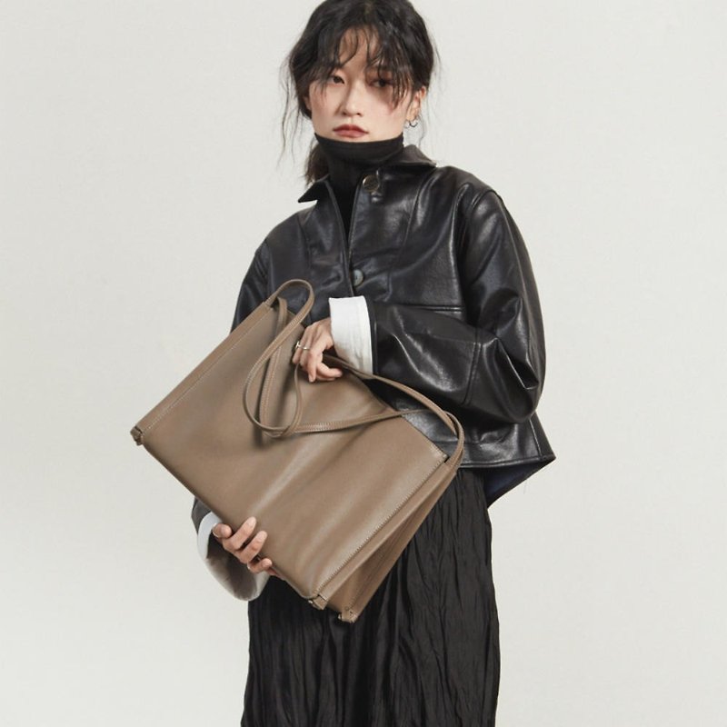 Khaki minimalist temperament suede leather tote bag leather shoulder strap large capacity square mobile bag - กระเป๋าแมสเซนเจอร์ - หนังแท้ สีกากี