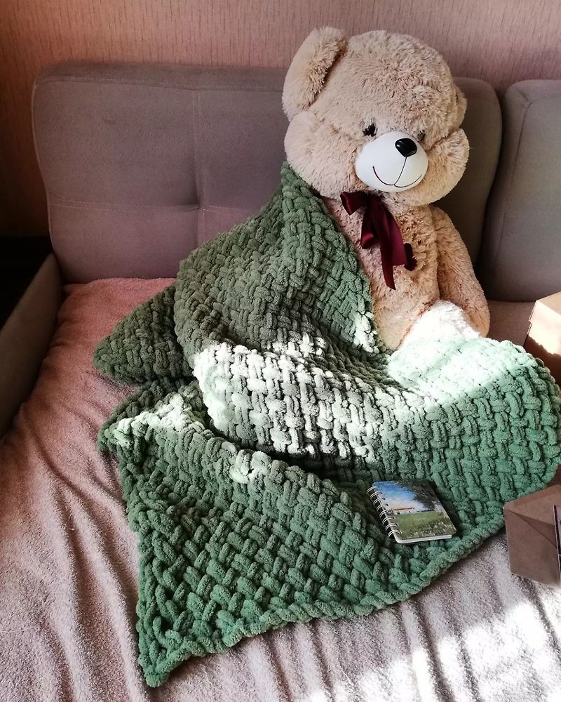 Chunky knit seed Waffle stitch throw Wedding gift Minimalist throw blanket - Blankets & Throws - Polyester Green