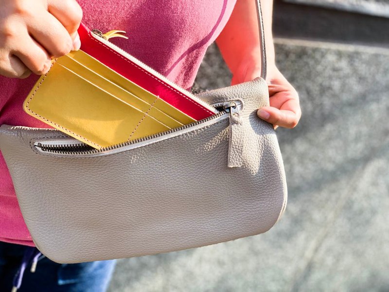 F-SLIM Block-like toy color scheme Full slim wallet Likes in denim pockets FSW-RYKY-P - กระเป๋าสตางค์ - หนังแท้ สีเหลือง