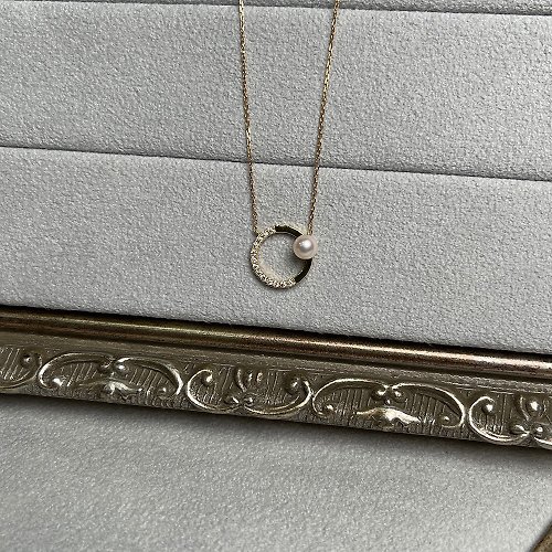 AndyBella Jewelry 18K鑽石天然珍珠圓形簍空造型項鍊