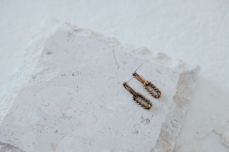 COR-DATE / Minimalist / Twist Chain Earrings / Short - Earrings & Clip-ons - Other Materials 