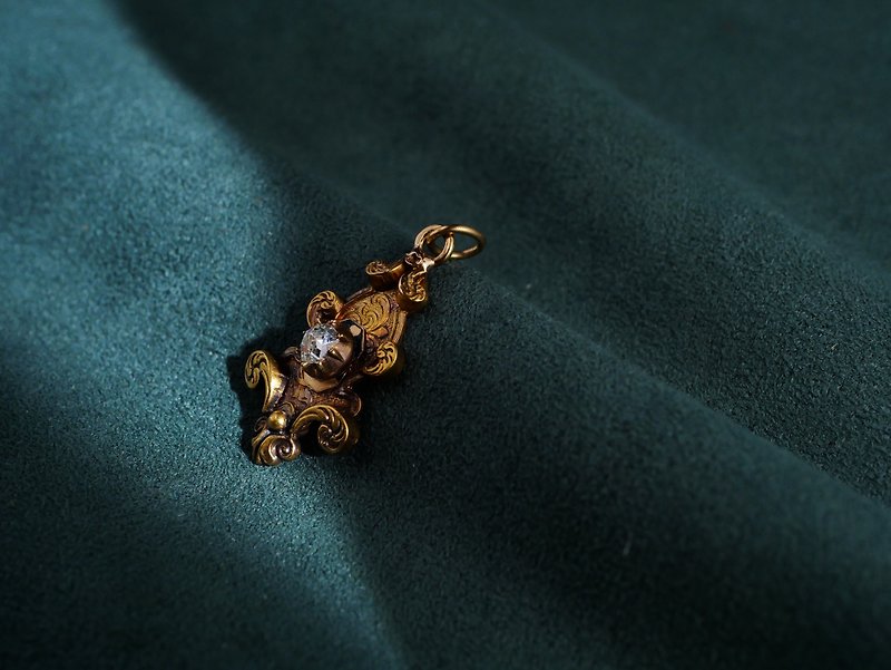 19世紀前半フランスロマン主義時代 ローリングリーフダイヤモンドペンダント - ネックレス - 貴金属 ゴールド