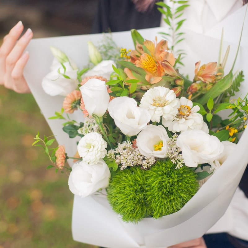 森林系鮮花花束－清新草花調 | 可客製 | 畢業花束 | 外拍捧花 - 乾燥花/永生花 - 植物．花 綠色