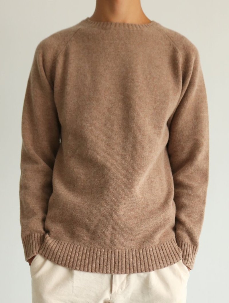 Lui Sweater classic Mocha wool round neck sweater (can be customized other colors) - สเวตเตอร์ผู้ชาย - ขนแกะ สีนำ้ตาล