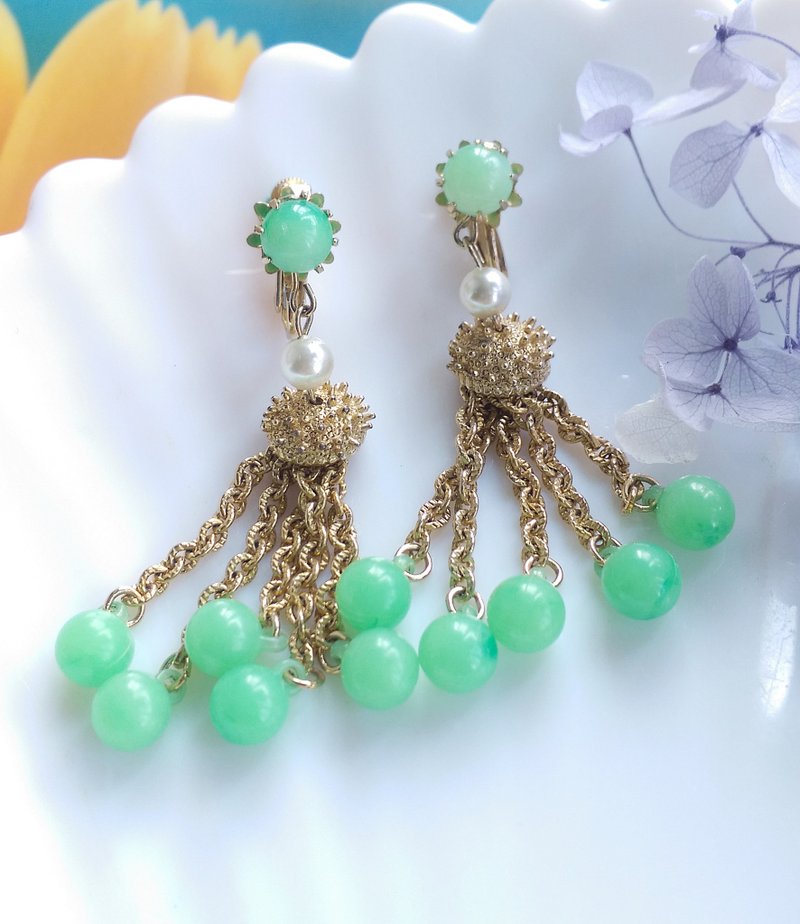 Vintage Jewelry 西洋古董飾品 CORO 流蘇珠珠 夾式耳環 - 耳環/耳夾/耳骨夾 - 其他金屬 金色