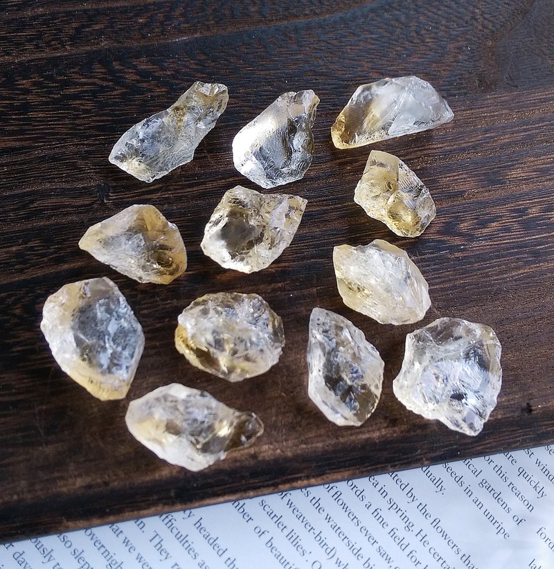 Citrine 巴西產地 黃阿賽斯特萊 黃水晶 天然小碎石  一組12顆 - 擺飾/家飾品 - 其他材質 