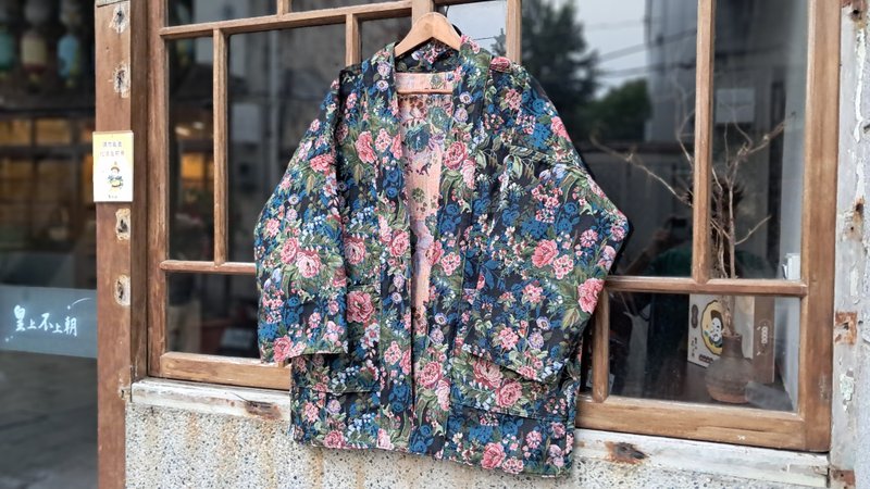 AMIN'S SHINY WORLD黑夜的玫瑰叢林 KIMONO - 女大衣/外套 - 棉．麻 多色