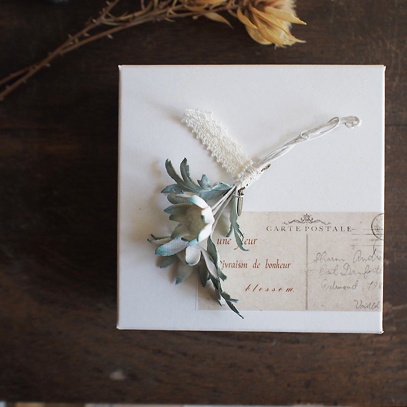 Corsage.Flannel flower.C - Corsages - Cotton & Hemp White