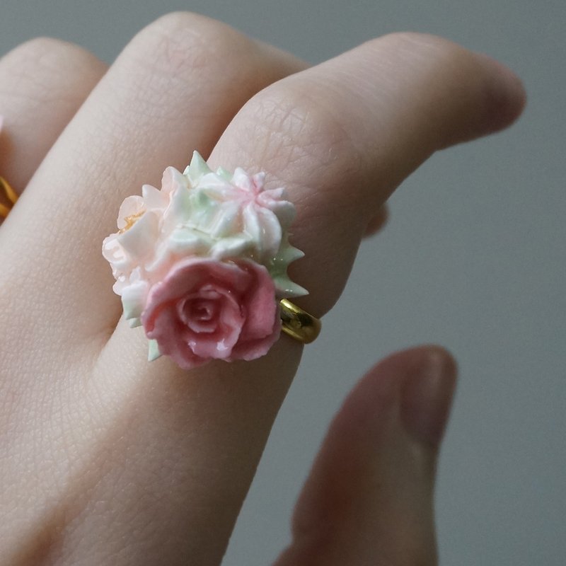 花束戒指 手工黏土裱花 可客製 - 戒指 - 黏土 粉紅色