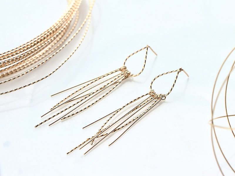 14 kgf - Twist tassel pierced earrings Impossible Rear Earbal - Earrings & Clip-ons - Precious Metals Gold