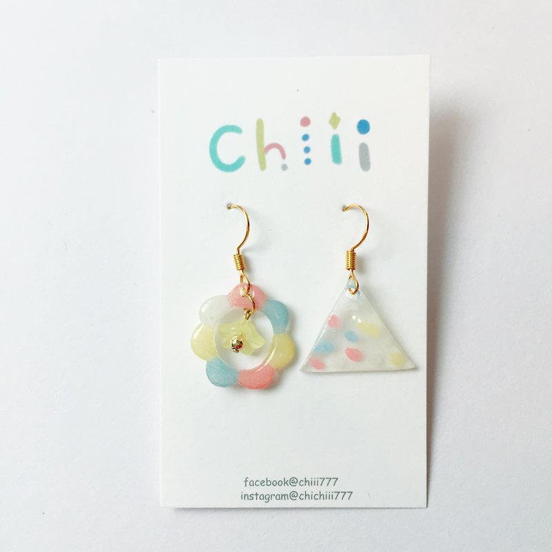 Huhua clip/pin earrings - Earrings & Clip-ons - Plastic 