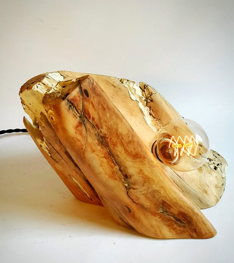 "CL Studio" [Wood natural wind cypress wood lamp / bedside lamp] / M-70 - โคมไฟ - ไม้ 