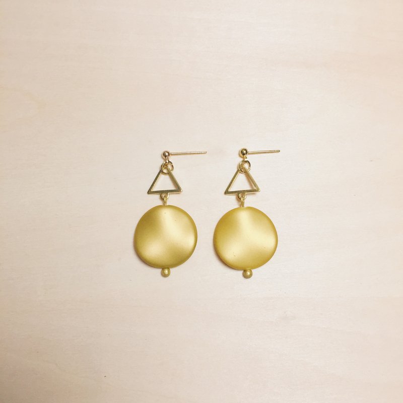 復古三角不規則磨砂黃圓片耳環 - 耳環/耳夾/耳骨夾 - 銅/黃銅 金色