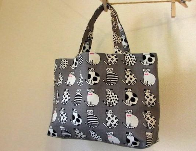 Petite handbill gray cat - Handbags & Totes - Cotton & Hemp Gray