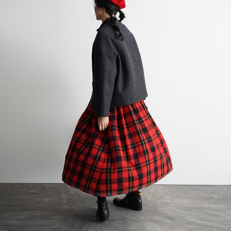 The last piece of Checked Cotton Skirt - กระโปรง - ผ้าฝ้าย/ผ้าลินิน สีแดง