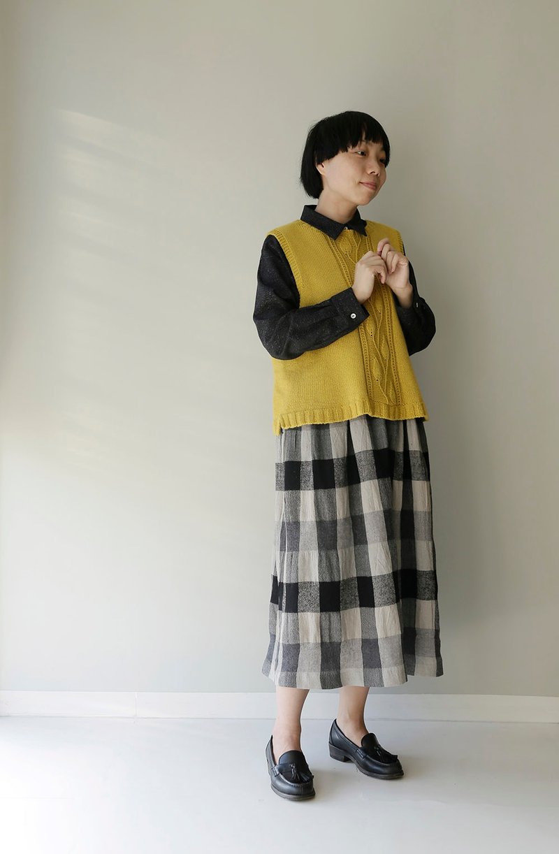 Dianqiuxiang pure handmade three-dimensional weaving warm soft waxy pure cashmere woven vest - เสื้อกั๊กผู้หญิง - ขนแกะ 