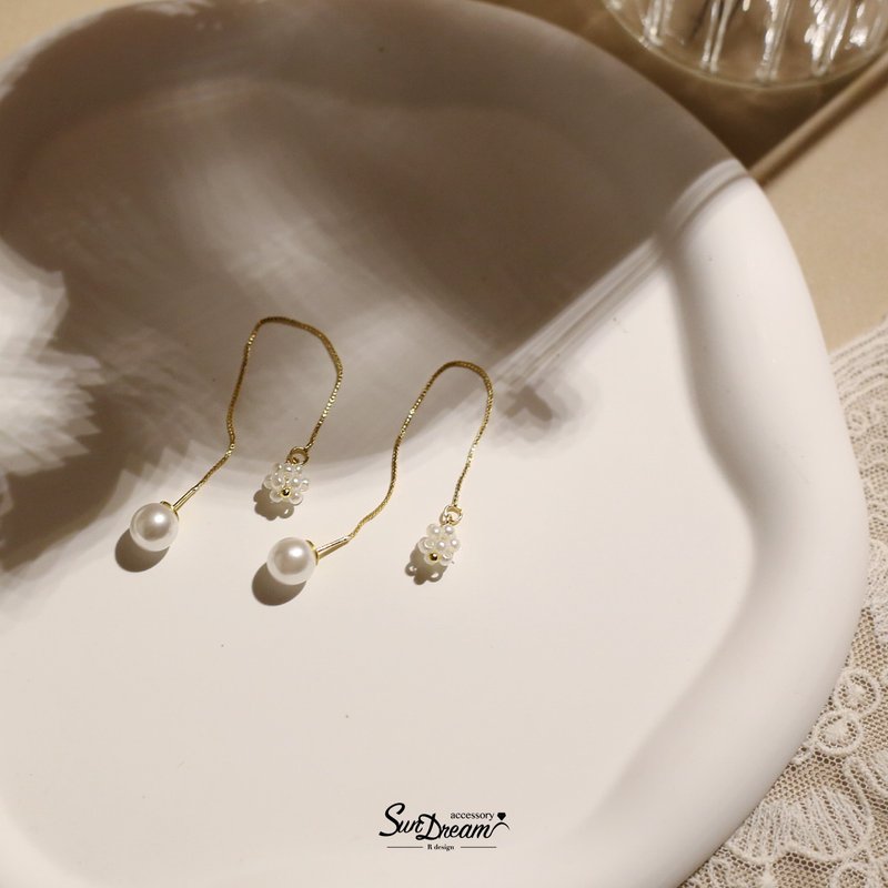 Snowball Pearl Earrings Pearl Earrings - ต่างหู - ทองแดงทองเหลือง สีส้ม