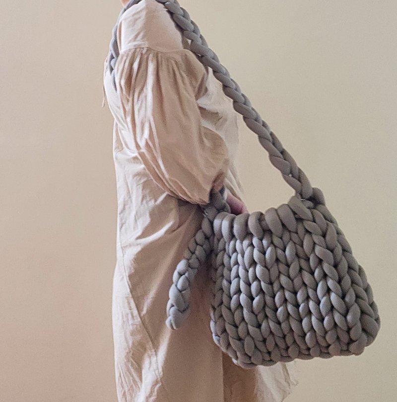 [Hand-made course] Xinbei Yonghe/Iceland line/core cotton/fat bag/pillow bag/shoulder back and side back - Knitting / Felted Wool / Cloth - Cotton & Hemp 