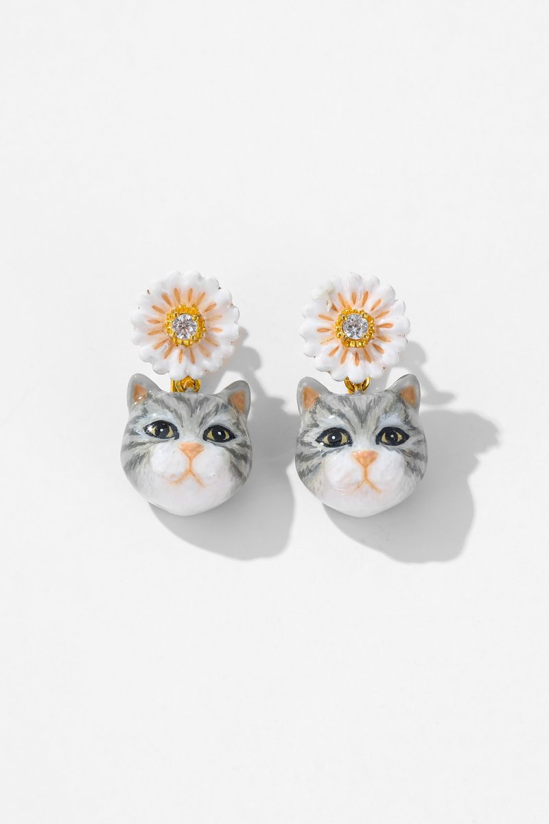 Daisy Zirconium Lime Tabby Cat Painted Enamel Earrings - ต่างหู - วัตถุเคลือบ 