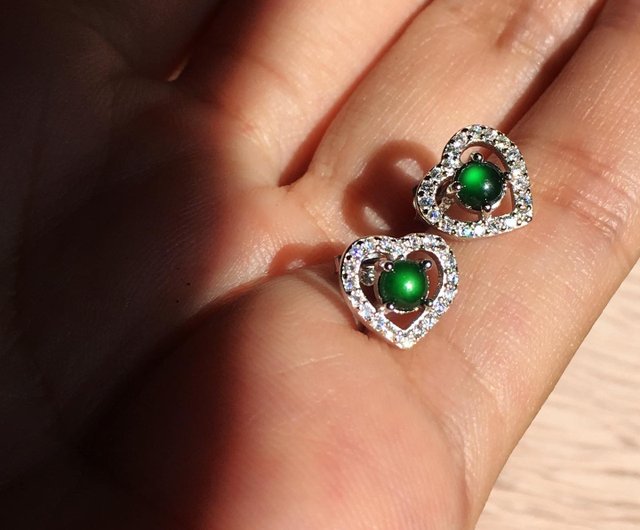 Heart shaped hot sale emerald earrings