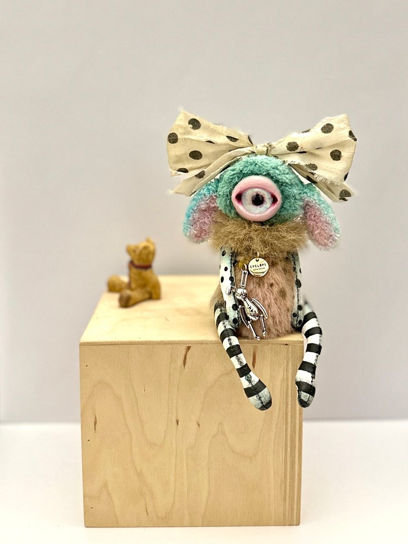 Crazy ooak blue bunny cyclop doll; handmade toy; toy for Blythe _ MADE-TO-ORDER! - 公仔/玩偶 - 其他材質 多色