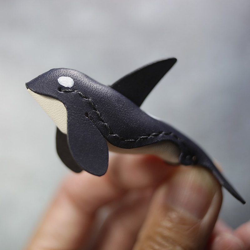 Purely handmade mini dark blue killer whale killer whale keychain Killer Whale Key holde - Keychains - Genuine Leather Blue