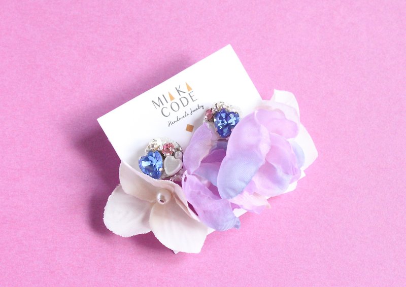 Handmade beaded flower (two-color color matching) ear acupuncture/clip-on earrings - ต่างหู - พืช/ดอกไม้ หลากหลายสี