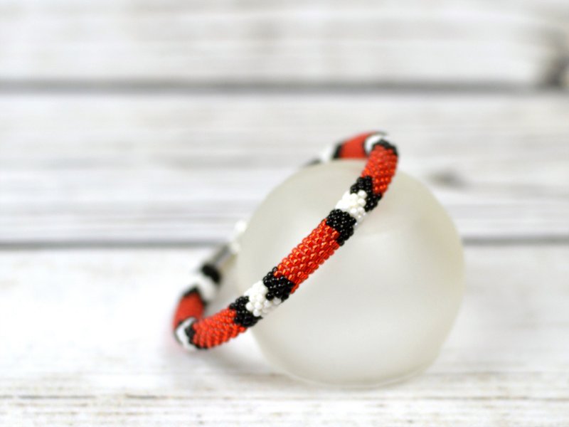 自己製作編繩 Bead crochet kit, DIY kit bracelet, Make your own, Crochet with beads kit - อื่นๆ - แก้ว สีแดง