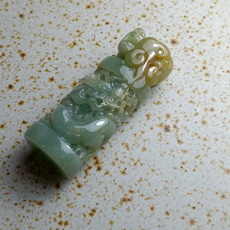 J0214天然翡翠A貨 . 細糯帶皮秋香龍柱.霸王之氣.擺件. - 擺飾/家飾品 - 玉石 