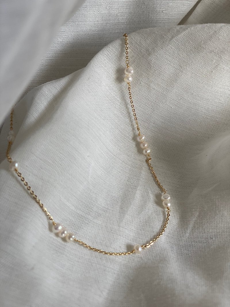 Jovia 小珍珠頸鏈 14K注金 - 項鍊 - 珍珠 