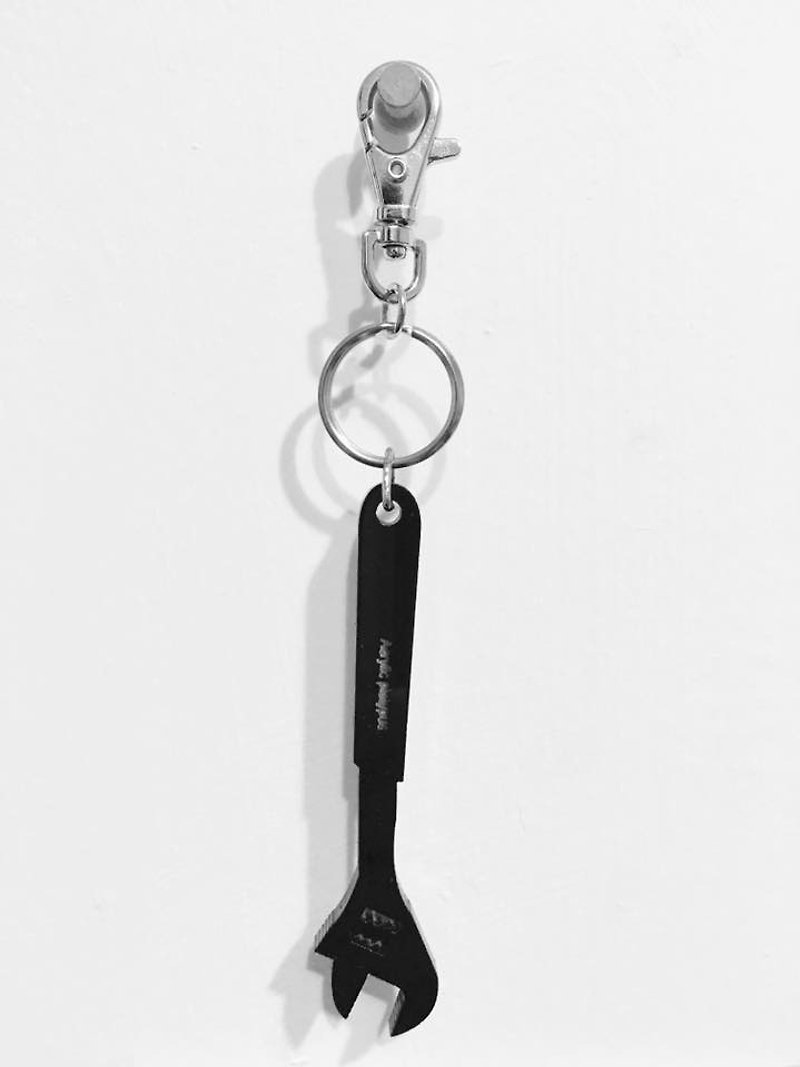 Lectra duck ▲ tools people series \ Wrench ▲ necklace / keychain / dual-use \ threw a postcard dogs and cats - สร้อยคอ - อะคริลิค 
