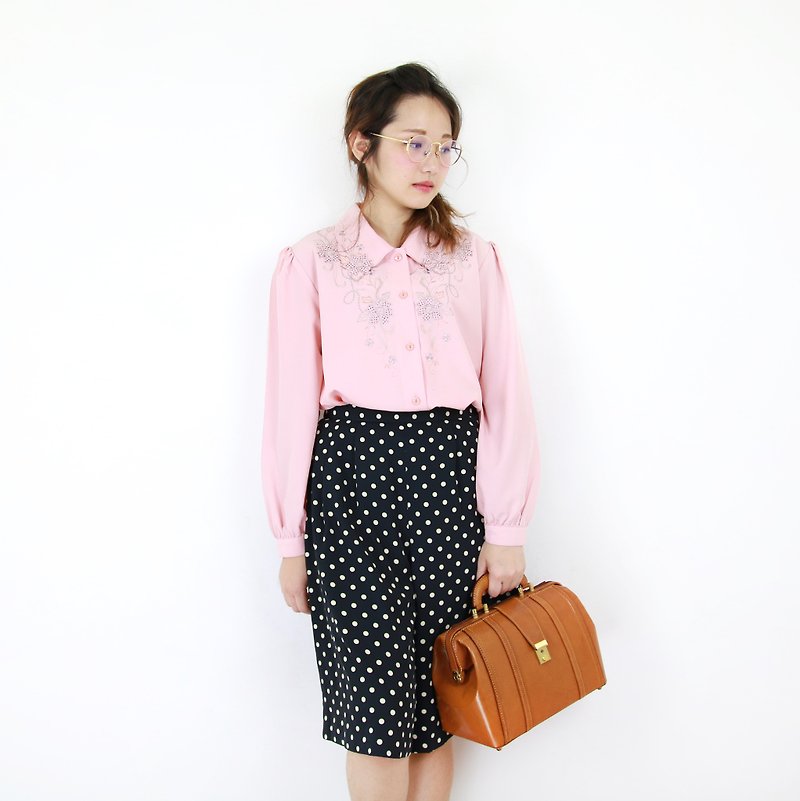 Back to Green:: silk shirt pink hollow pattern //vintage shirt// - เสื้อเชิ้ตผู้หญิง - ผ้าไหม 