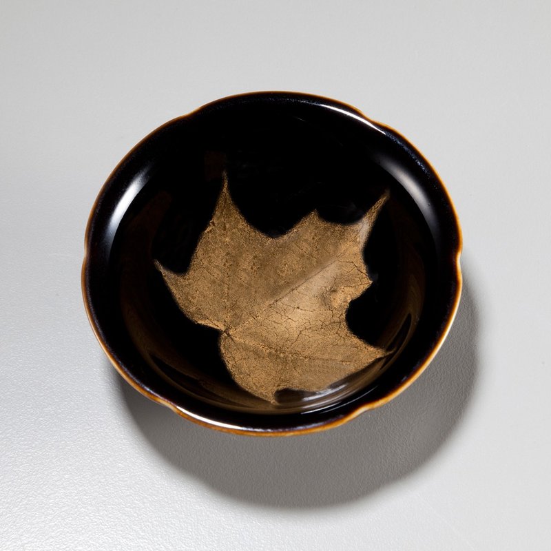 Autumn Maple Leaf Tianmu Kuikou Tea Cup 45cc Yinggeyaki Certification - ถ้วย - เครื่องลายคราม สีนำ้ตาล
