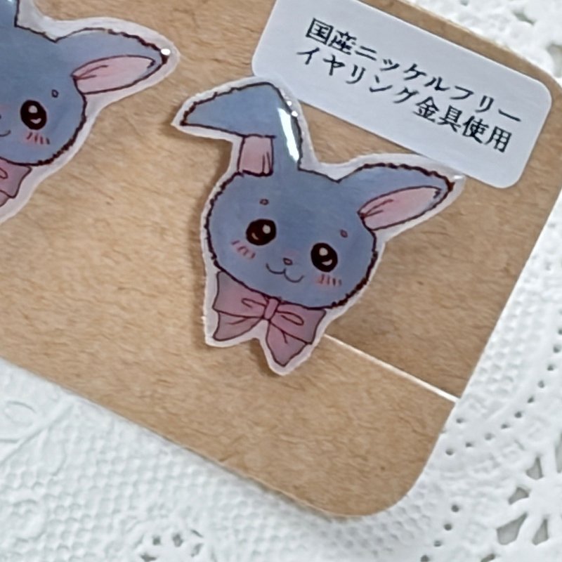 ぷくっとウサギ　プラ板レジンピアス - ピアス・イヤリング - その他の素材 