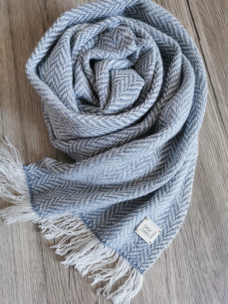 Handwoven by Carina | Handwoven silk cashmere scarf - ผ้าพันคอถัก - ผ้าไหม สีเทา