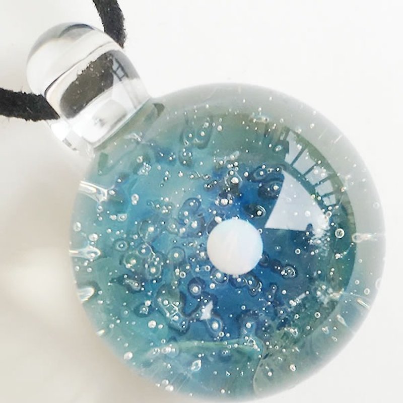 Mysterious world # 3 Glass pendant with white opal Space universe - สร้อยคอ - แก้ว สีน้ำเงิน